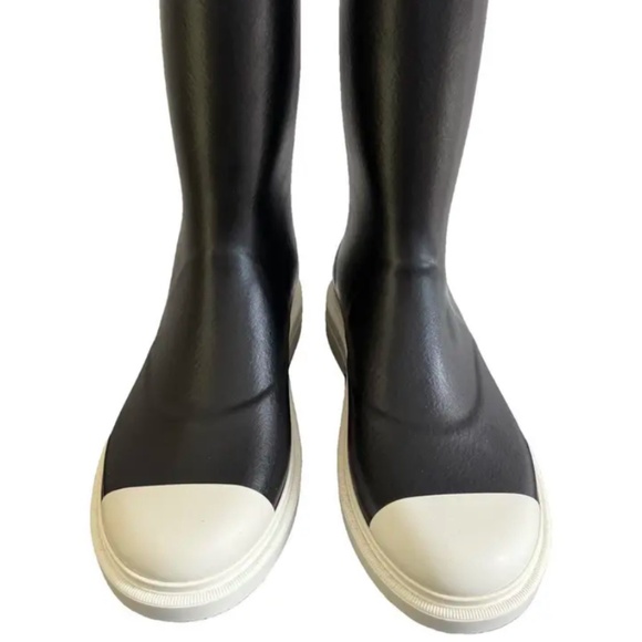 26C BNIB CHANEL Black and White Women's Winter Rain Boots - Picture 6 of 6